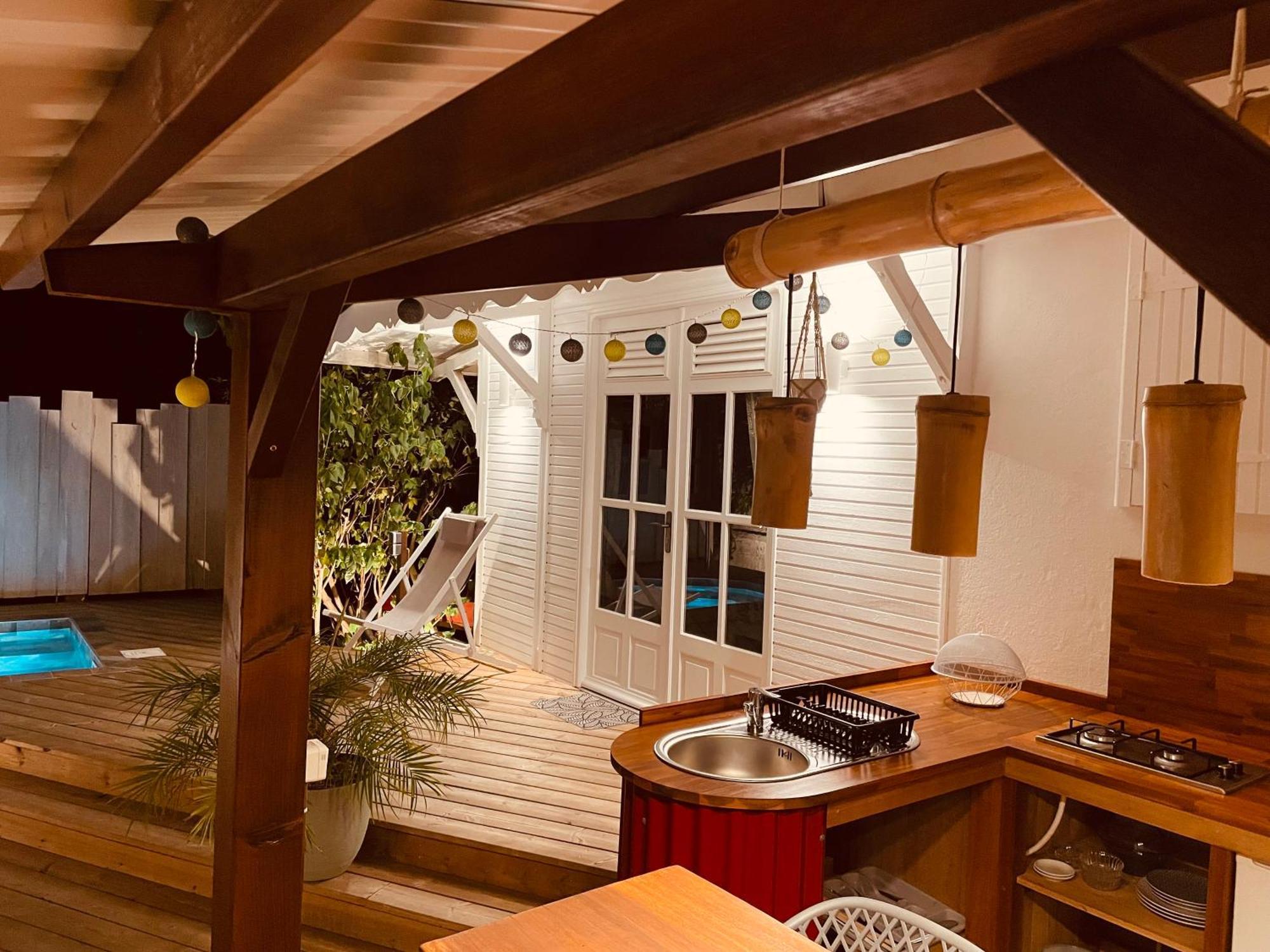Les Coulirooms - Suite Avec Jacuzzi Et Grande Terrasse Sainte-Anne  Exterior foto