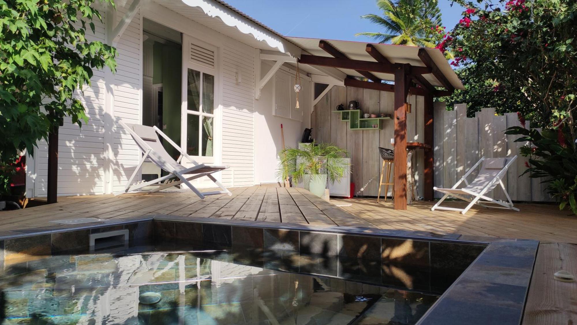 Les Coulirooms - Suite Avec Jacuzzi Et Grande Terrasse Sainte-Anne  Exterior foto