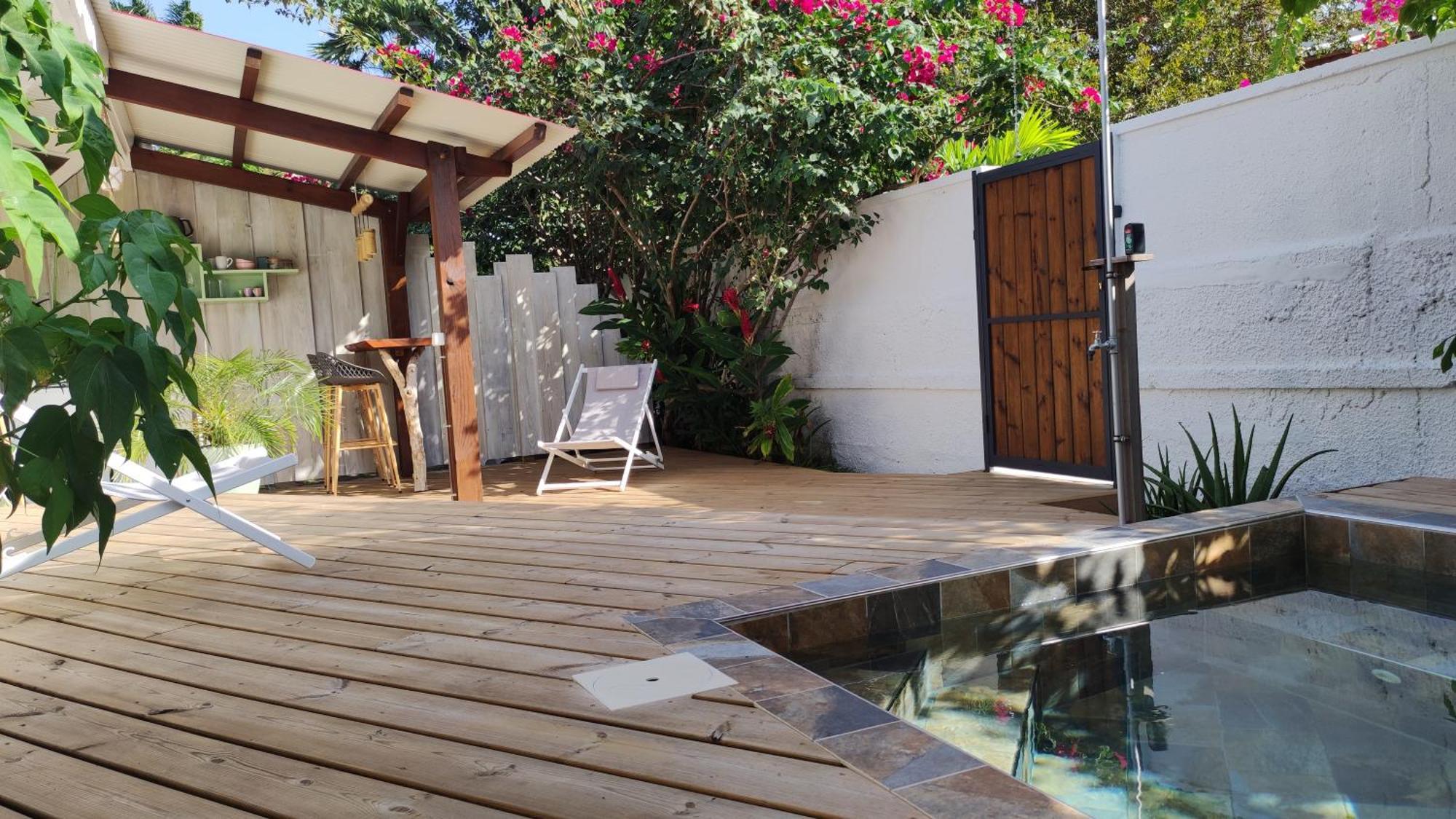 Les Coulirooms - Suite Avec Jacuzzi Et Grande Terrasse Sainte-Anne  Exterior foto